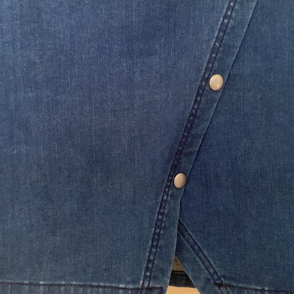 We The Free by Free People Denim Button-Front Mini Skirt Sz 10 - Picture 2 of 6